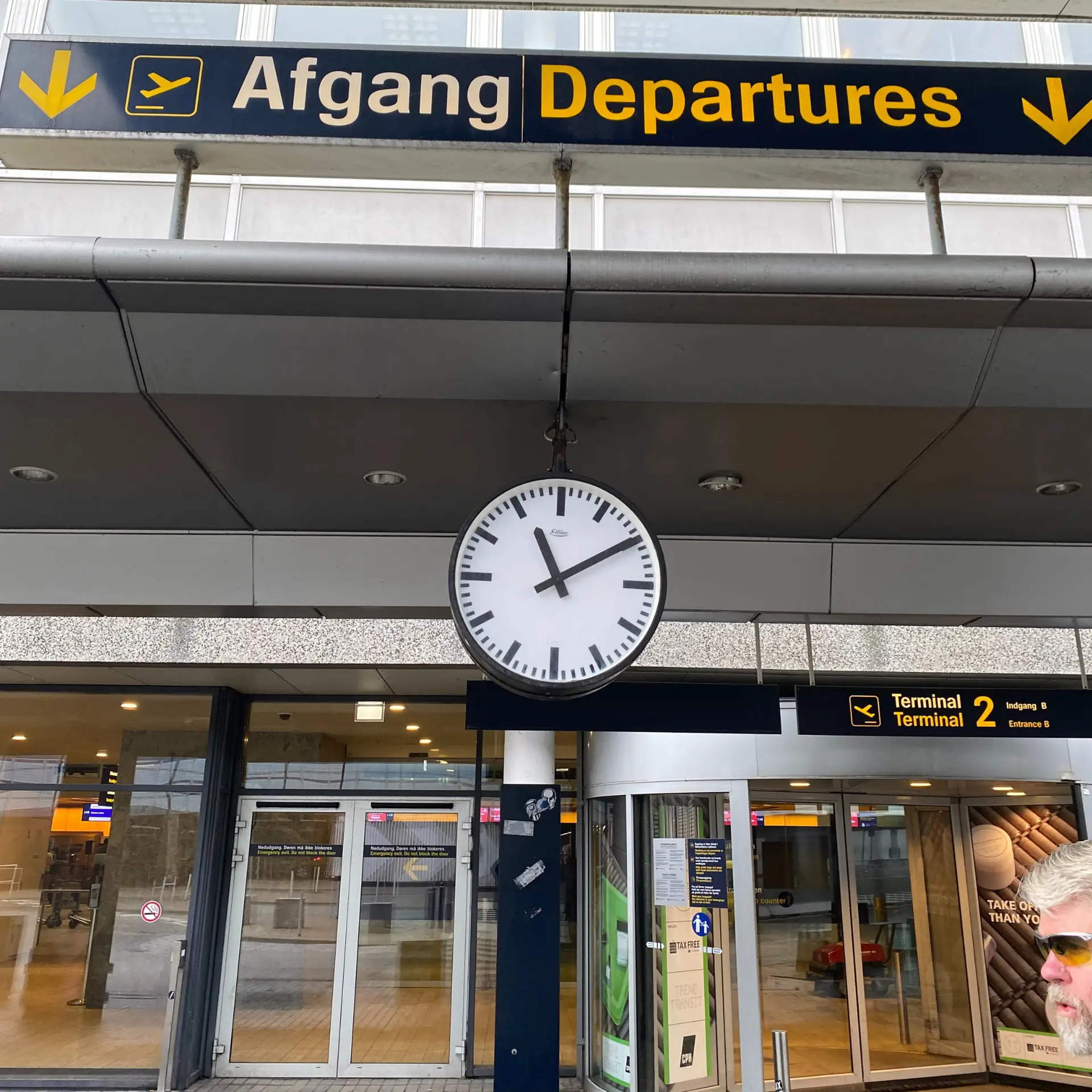 Eltime udendørs ur i Københavns Lufthavn